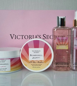 Подарочный бьюти-бокс Victoria's Secret Bombshell Paradise 4 в 1