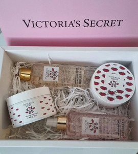 Подарочный бьюти-бокс Victoria's Secret Just A Kisse 4 в 1