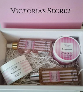 Подарочный бьюти-бокс Victoria's Secret Bombshell 4 в 1
